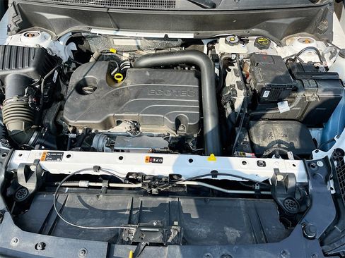 Used 2024 GMC Terrain SLE image 32