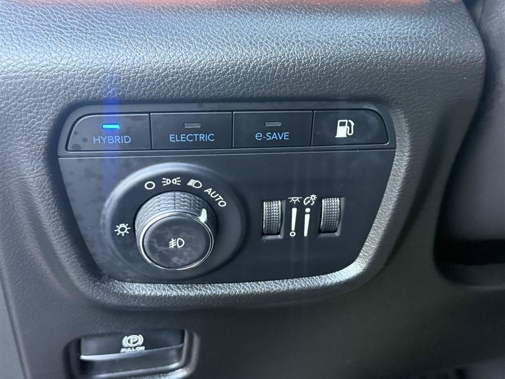 Used 2023 Jeep Grand Cherokee Overland AWD/4WD image 27