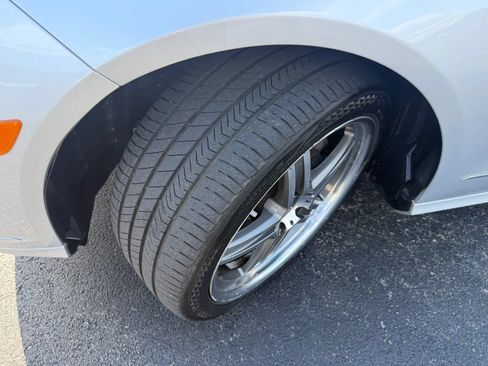 Used 2011 Mercedes-Benz E 550 4MATIC Sedan image 44