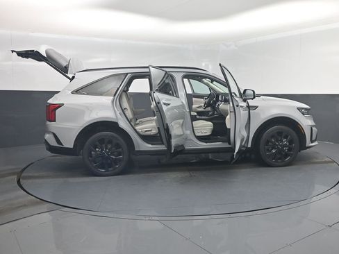 Certified 2023 Kia Sorento SX image 61