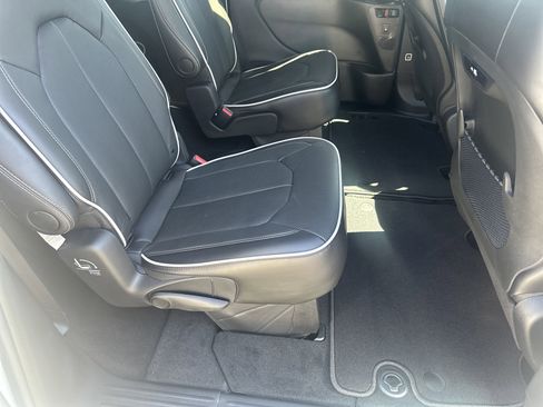 New 2026 Chrysler Pacifica Limited w/ S Appearance Package FWD image 24
