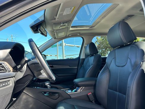 Used 2022 Kia Telluride EX w/ EX Premium Package image 22