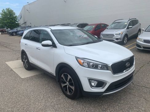 Used 2017 Kia Sorento EX AWD/4WD image 3