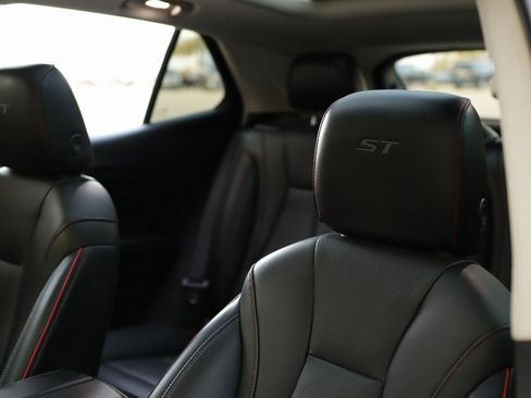 Used 2022 Buick Envision Essence w/ Sport Touring Package image 22