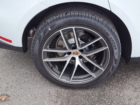 New 2026 Porsche Macan image 12