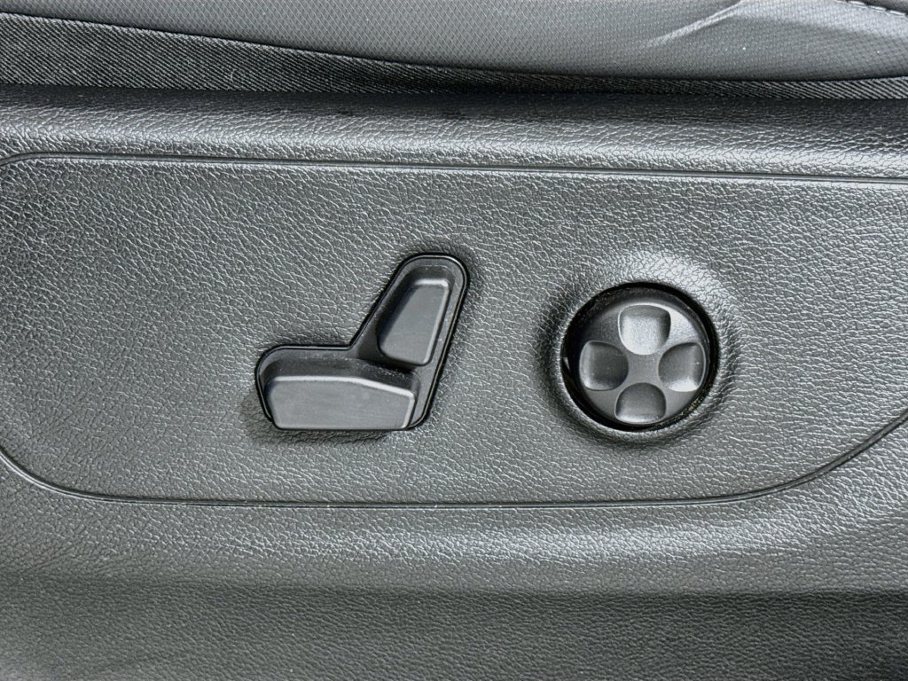 Used 2020 RAM 1500 Sport w/ Level 2 Equipment Goup w/2_L AWD/4WD image 17