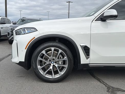 Used 2024 BMW X5 xDrive40i w/ Premium Package AWD/4WD image 9