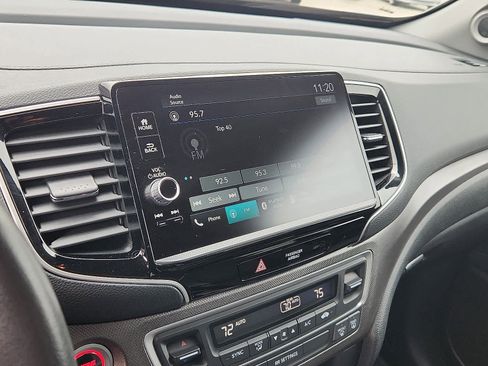 Certified 2025 Honda Ridgeline Sport image 18