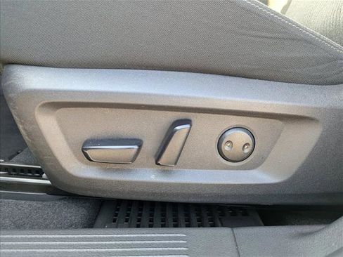 Used 2024 Nissan Rogue SV AWD/4WD image 10