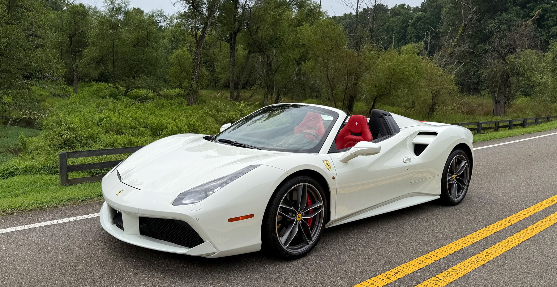Used 2018 Ferrari 488 Spider RWD image 1