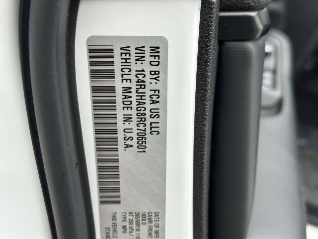 Certified 2024 Jeep Grand Cherokee Laredo X AWD/4WD image 16