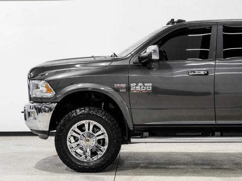 Used 2018 RAM 2500 Laramie w/ Convenience Group AWD/4WD image 10