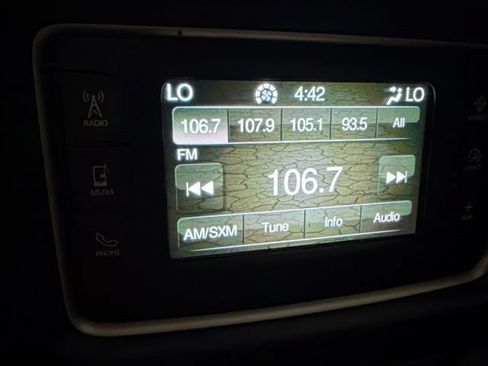 Used 2017 Jeep Grand Cherokee Laredo w/ Quick Order Package 2BE RWD image 19