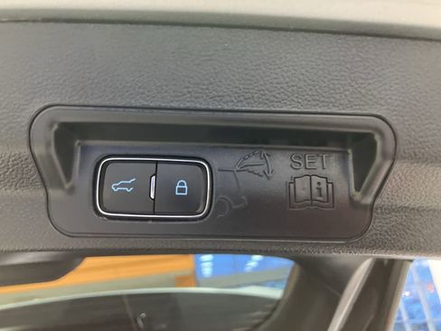 Used 2023 Ford Explorer XLT w/ Equipment Group 202A image 28