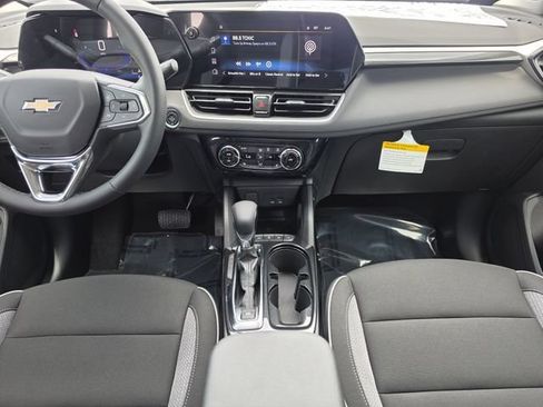 New 2026 Chevrolet TrailBlazer LT w/ Convenience Package AWD/4WD image 17