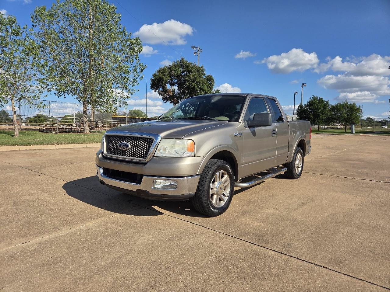 Used 2005 Ford F150 Lariat RWD image 3