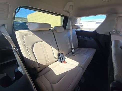 Used 2024 Ford Expedition Limited RWD image 16