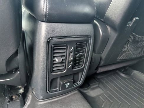 Used 2019 Jeep Grand Cherokee Altitude image 35