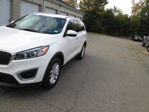 Used 2016 Kia Sorento LX image 7