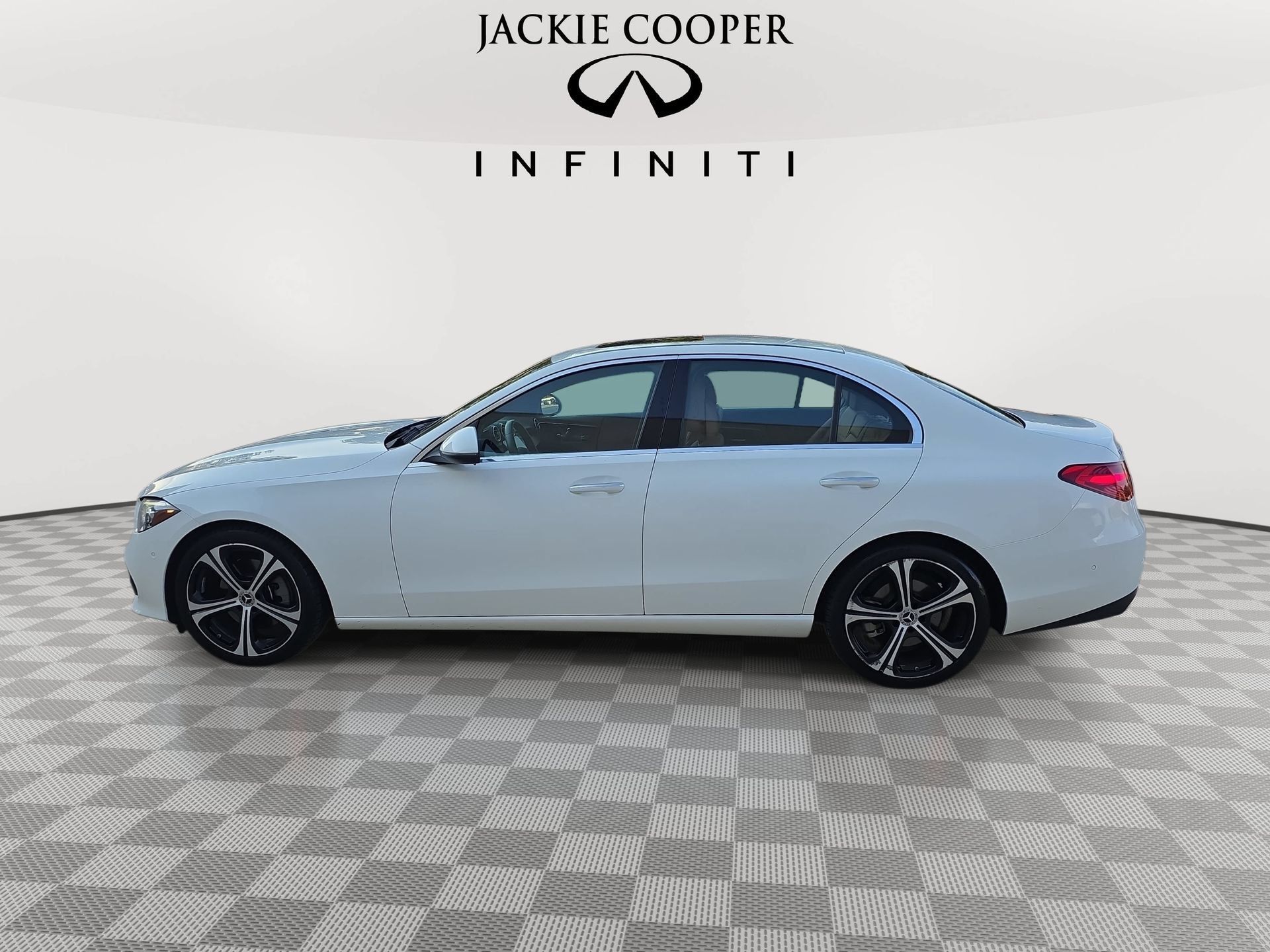 Used 2024 Mercedes-Benz C 300 Sedan image 8