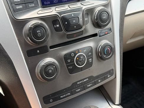 Used 2013 Ford Explorer FWD image 17