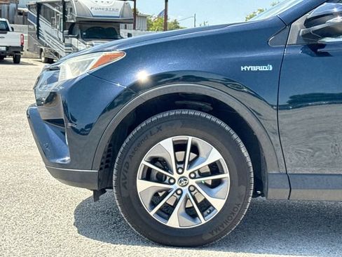 Used 2018 Toyota RAV4 XLE w/ Convenience Package AWD/4WD image 10