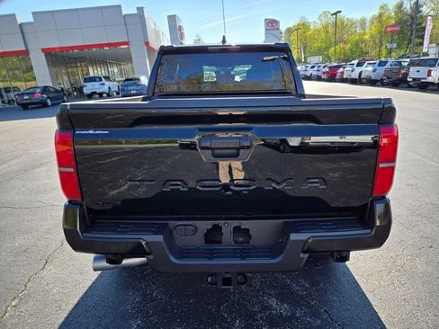 Used 2025 Toyota Tacoma TRD Sport image 6