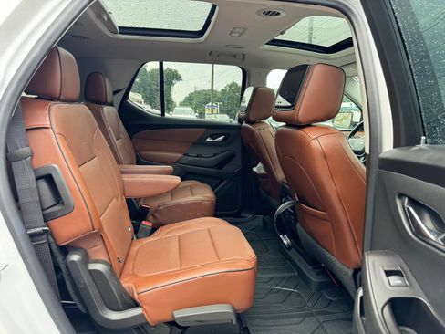 Used 2020 Chevrolet Traverse High Country FWD image 34