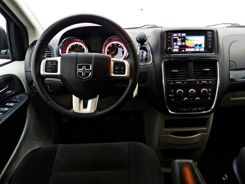 Used 2017 Dodge Grand Caravan SE w/ Power Window Group image 20