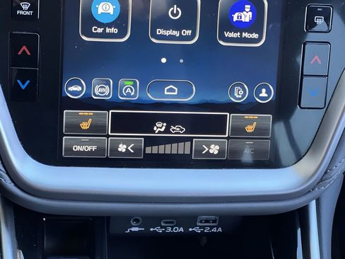 Used 2025 Subaru Outback Onyx Edition AWD/4WD image 26