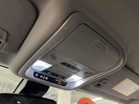 Certified 2023 GMC Terrain SLT image 31