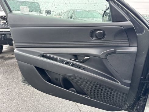 Certified 2025 Hyundai Elantra Sport image 14