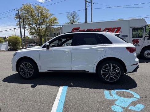 Used 2025 Audi Q3 2.0T Premium w/ Convenience Package AWD/4WD image 2