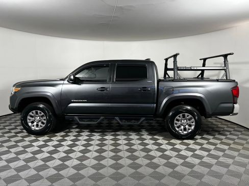 Used 2019 Toyota Tacoma SR5 RWD image 8
