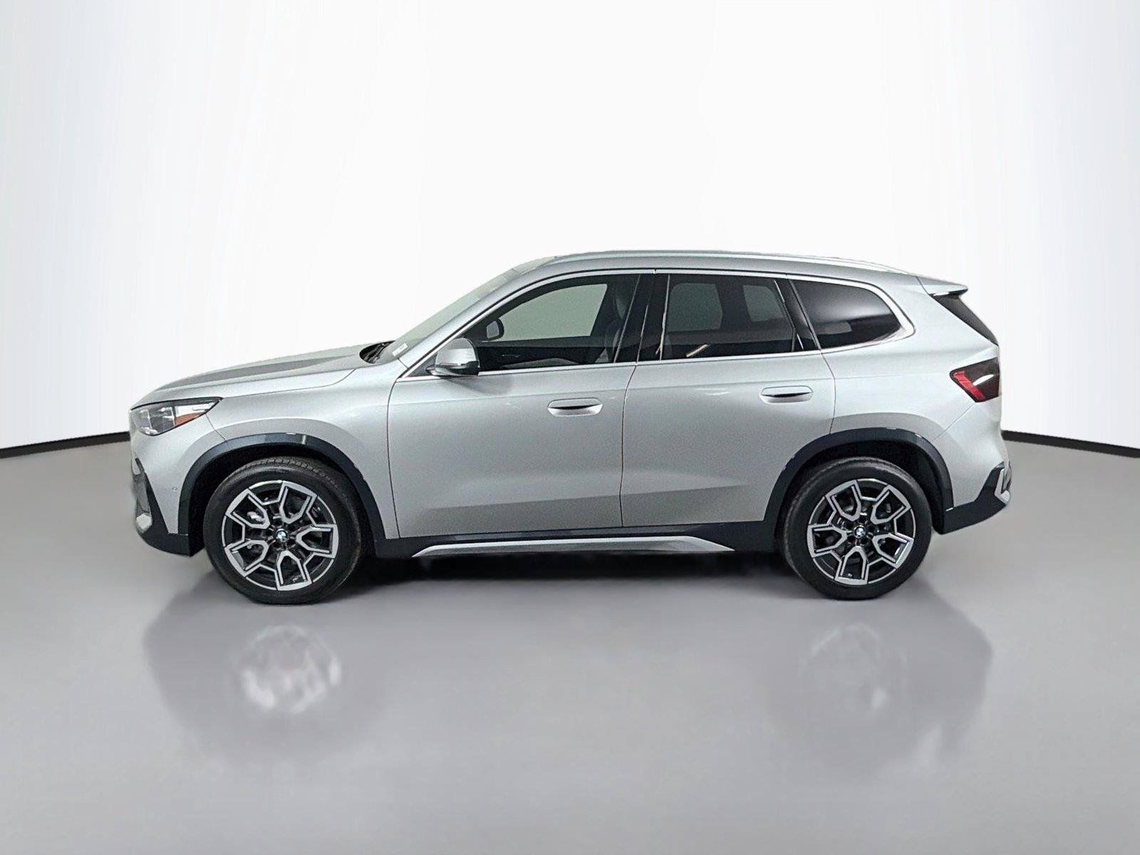 New 2027 BMW X1 xDrive28i AWD/4WD image 8