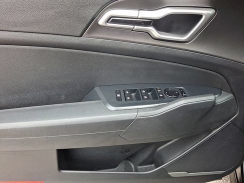 Certified 2026 Kia Sportage LX FWD image 13