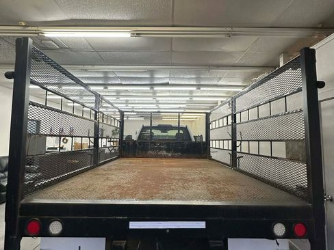 Used 2018 Ford F550 2WD Regular Cab Super Duty w/ Power Equipment Group image 27