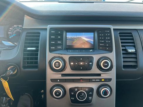 Used 2018 Ford Flex SE image 21