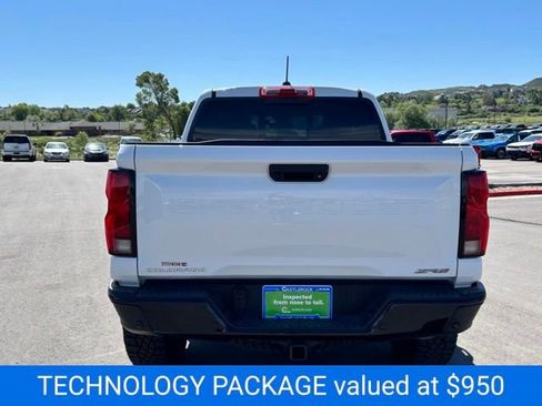 Used 2024 Chevrolet Colorado ZR2 w/ Technology Package AWD/4WD image 4