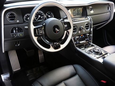 Certified 2023 Rolls-Royce Cullinan AWD/4WD image 24