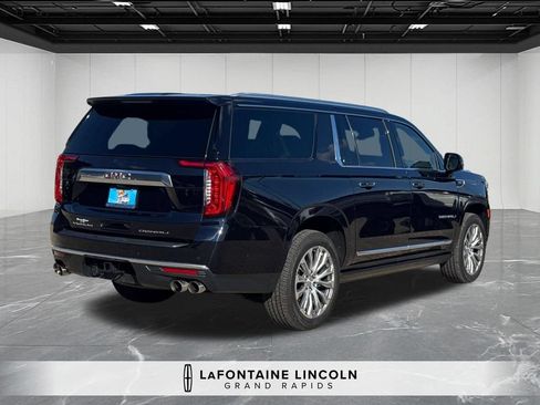 Used 2023 GMC Yukon XL Denali w/ Denali Reserve Package AWD/4WD image 5