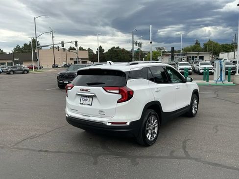 Used 2024 GMC Terrain SLT AWD/4WD image 3