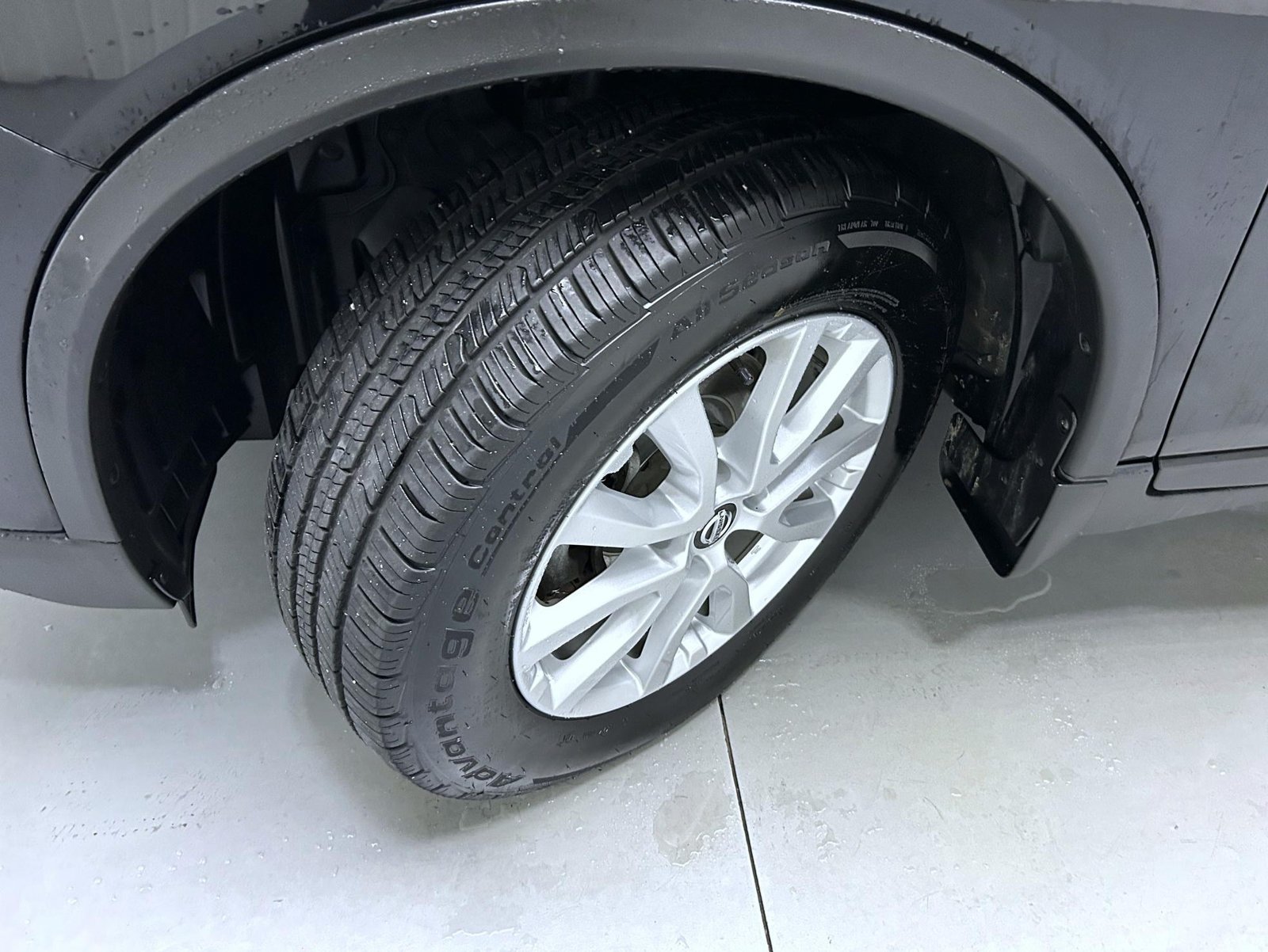 Used 2018 Nissan Rogue SV AWD/4WD image 23