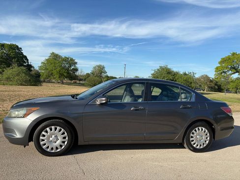 Used 2010 Honda Accord LX image 6