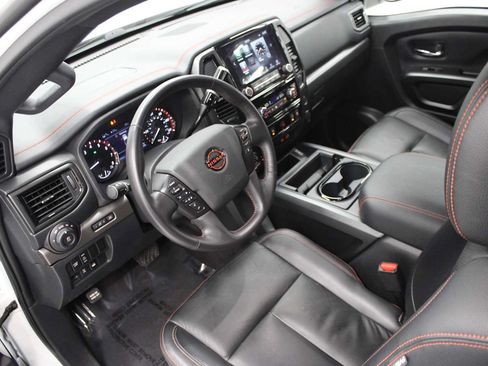 Used 2023 Nissan Titan PRO-4X w/ Pro-4x Convenience Package AWD/4WD image 5