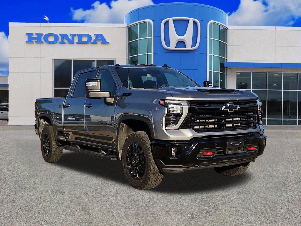 Used 2025 Chevrolet Silverado 2500 LT w/ Trail Boss Package AWD/4WD image 3