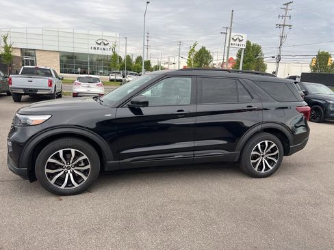 Used 2022 Ford Explorer ST-Line AWD/4WD image 2