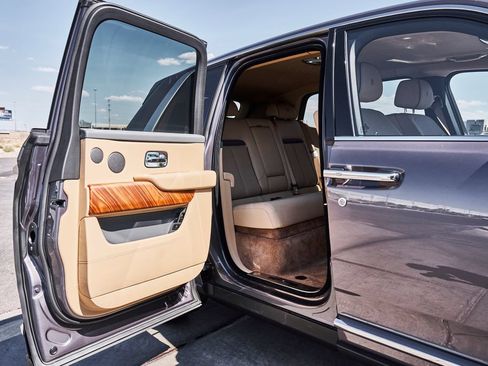 Used 2020 Rolls-Royce Cullinan AWD/4WD image 20