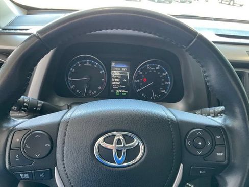 Used 2018 Toyota RAV4 XLE AWD/4WD image 7