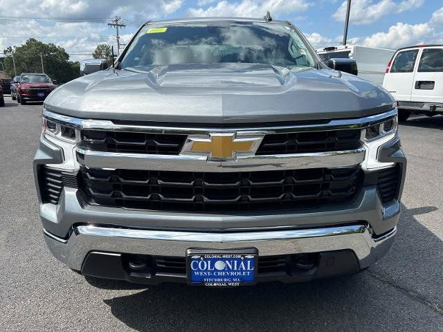 Used 2025 Chevrolet Silverado 1500 LT AWD/4WD image 2
